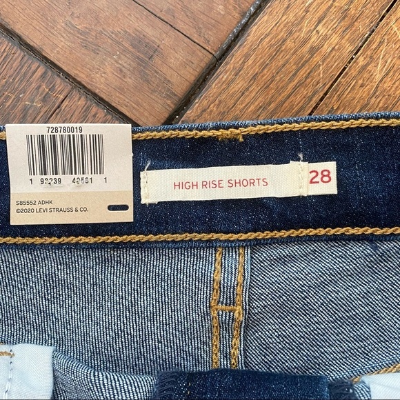 NWT Levis Sz 6/28 High Rise Cut Off Denim Shorts - Picture 5 of 7